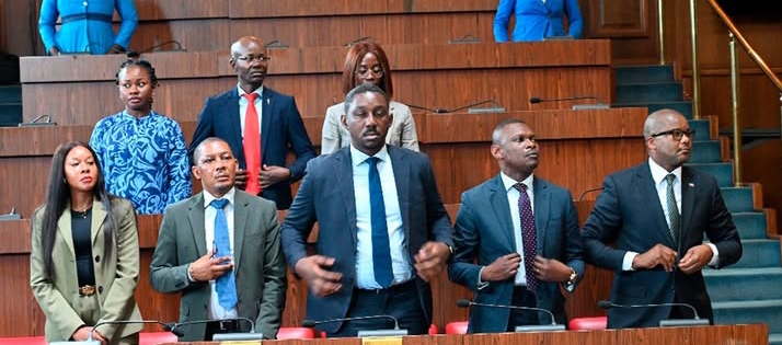 El Gobierno exige a INSESO un informe económico y anuncia su reestructuración para reforzar la cobertura sanitaria